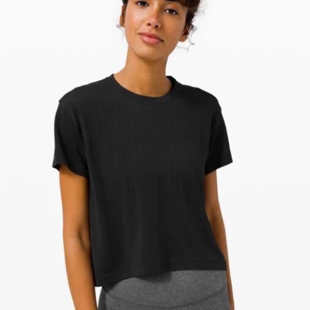 lululemon athletica Black Short Sleeve Tee